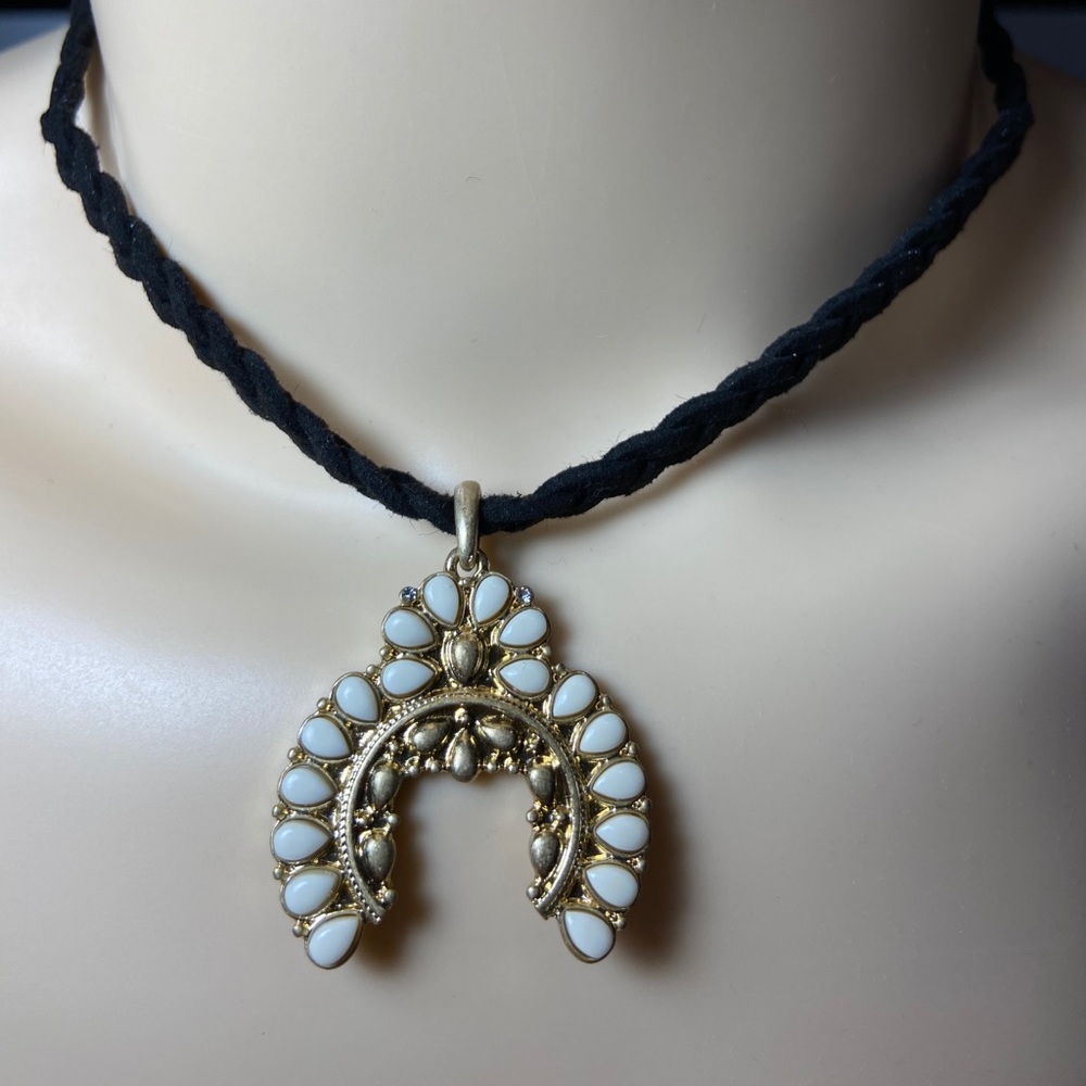 Cute Blue Gold Pendant Choker Necklace